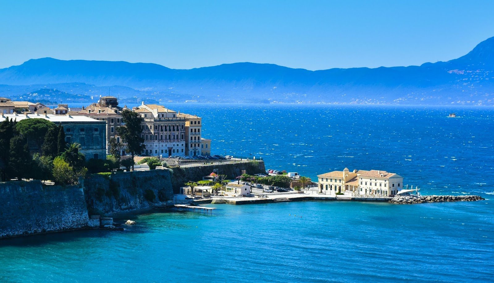 Vacanță în Corfu: Ghidul Tău Complet
